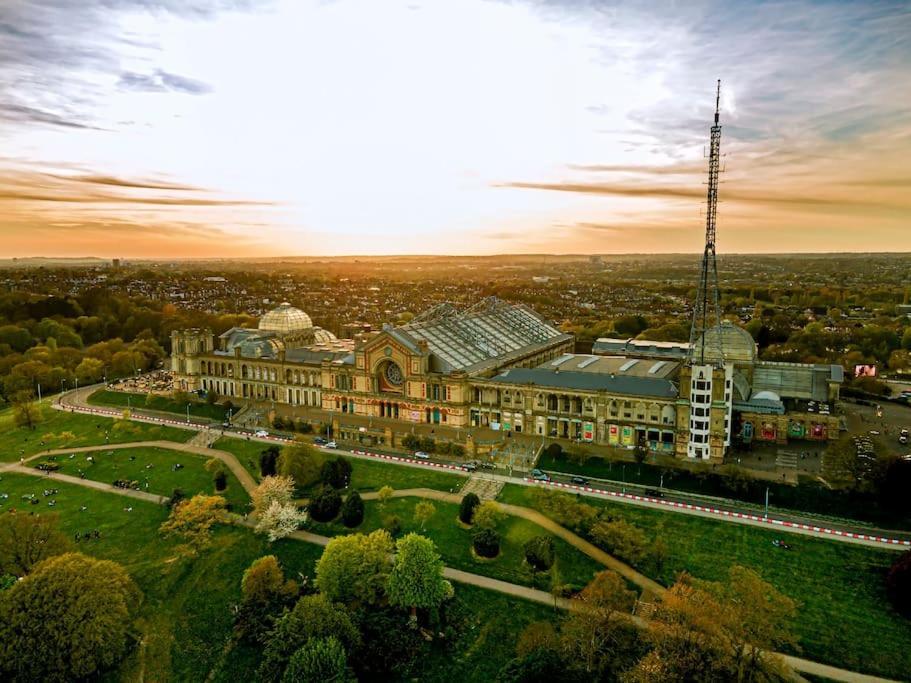Entire Apartment Alexandra Palace, Londres Exterior foto